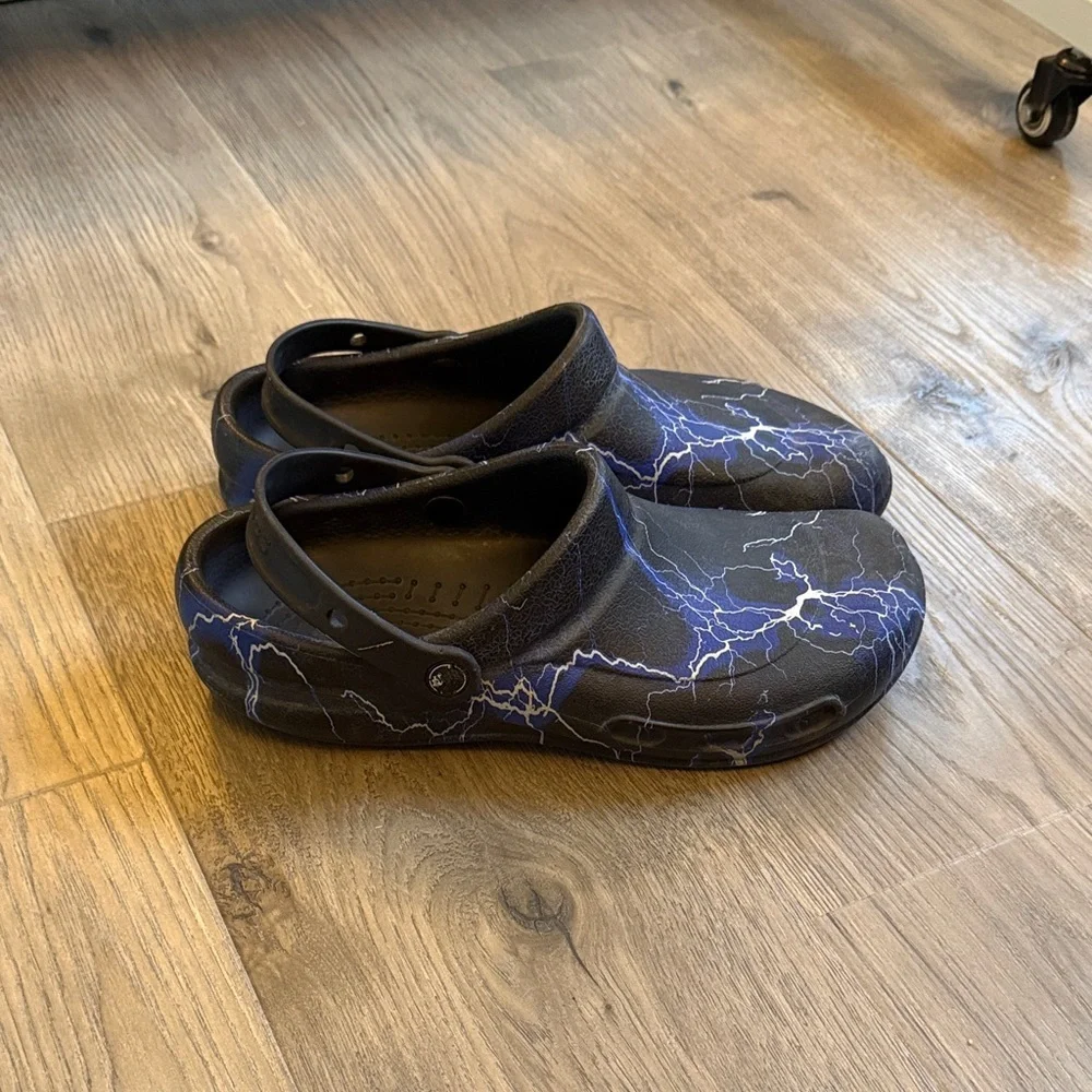 CROCS  Black and Blue Lightning clogs - Picture 4 of 11